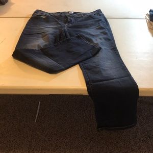 Dress arm women’s jeans.